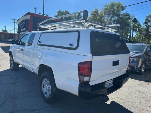 2022 Toyota Tacoma SR