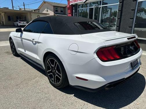 2021 Ford Mustang EcoBoost
