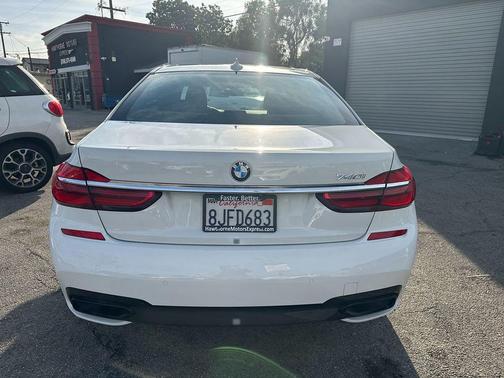 2019 BMW 740 740i