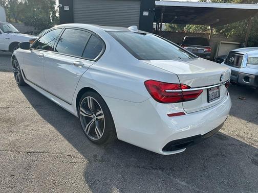 2019 BMW 740 740i