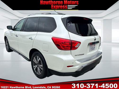 2017 Nissan Pathfinder SV