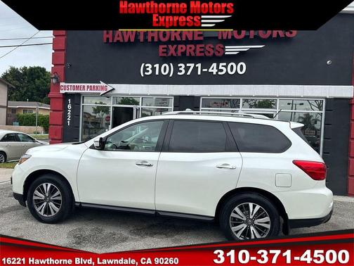 2017 Nissan Pathfinder SV