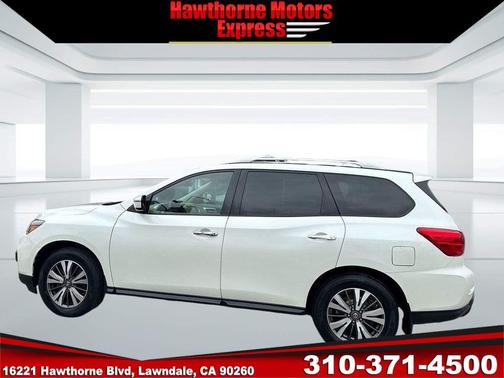 2017 Nissan Pathfinder SV