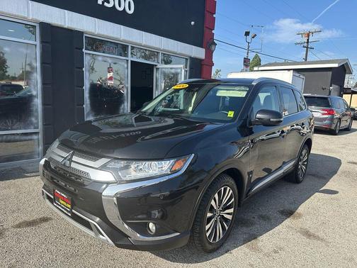 2020 Mitsubishi Outlander SE