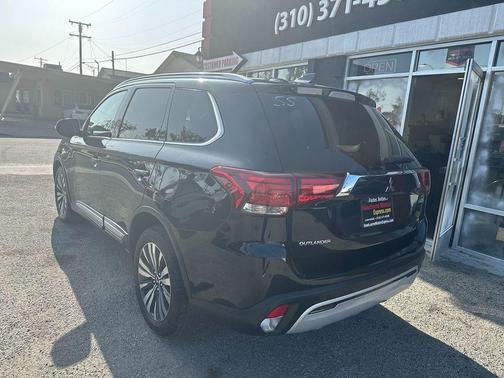 2020 Mitsubishi Outlander SE