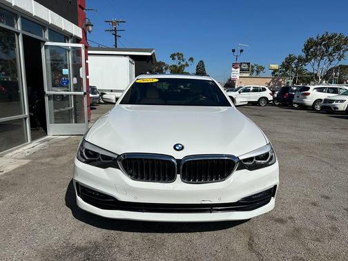 2018 BMW 530 530i