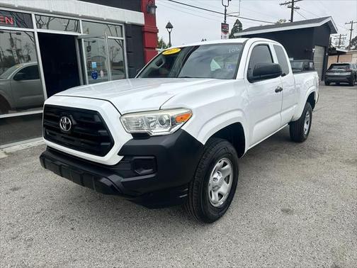 2017 Toyota Tacoma SR