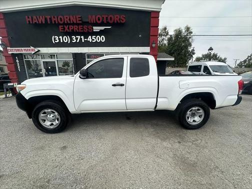 2017 Toyota Tacoma SR