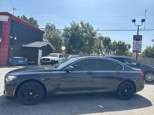 2012 BMW 740 740i