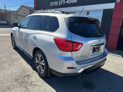 2017 Nissan Pathfinder SL