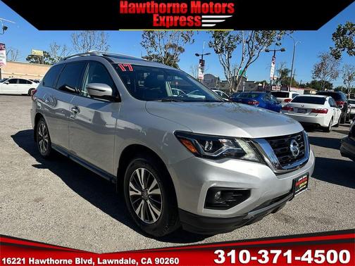 2017 Nissan Pathfinder SL