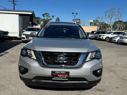 2017 Nissan Pathfinder SL