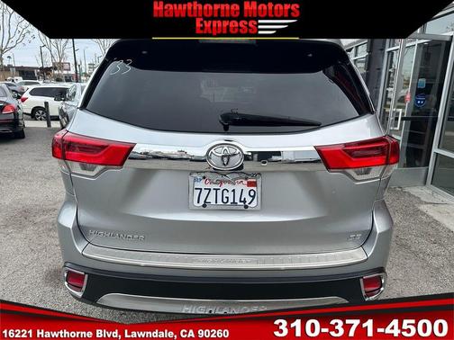 Celestial Silver Metallic 2017 Toyota Highlander SE