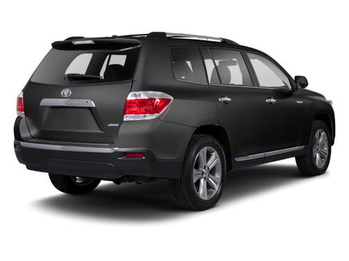 Black 2013 Toyota Highlander SE