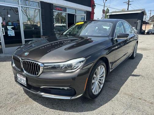2016 BMW 740 740i