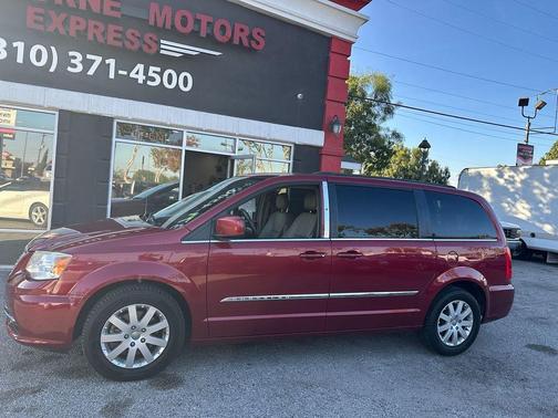 2014 Chrysler Town & Country Touring