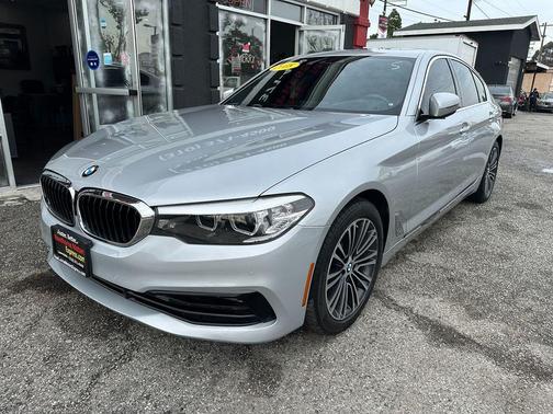 2018 BMW 530 530i