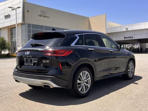 2023 INFINITI QX50 LUXE