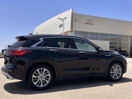 2023 INFINITI QX50 LUXE