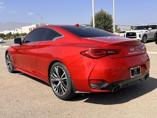 2022 INFINITI Q60 LUXE