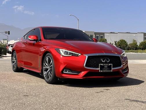 2022 INFINITI Q60 LUXE