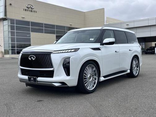 2025 INFINITI QX80 Luxe