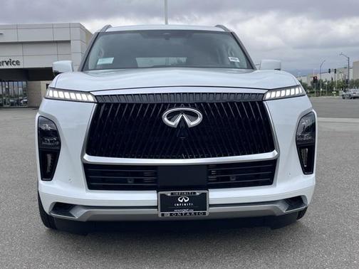 2025 INFINITI QX80 Luxe