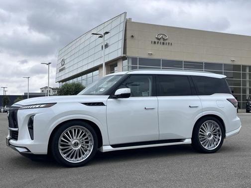 2025 INFINITI QX80 Luxe