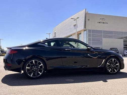 2022 INFINITI Q60 LUXE