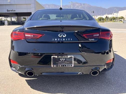2022 INFINITI Q60 LUXE