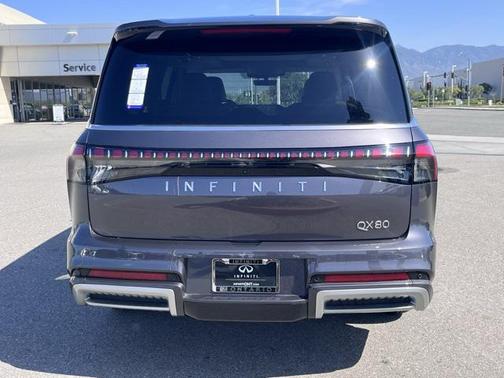 2025 INFINITI QX80 Luxe