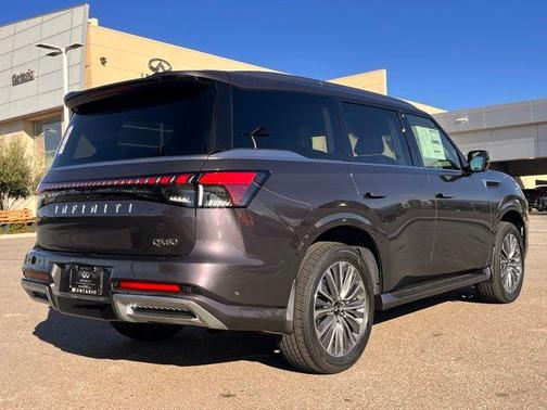 2026 INFINITI QX80 Luxe