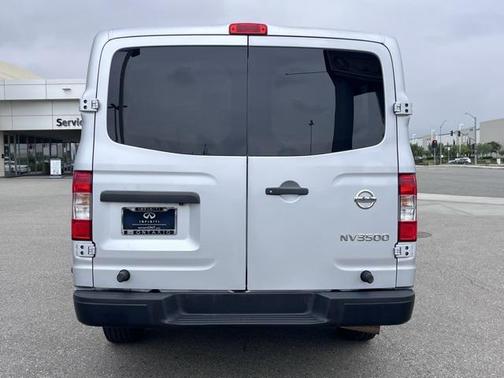 2018 Nissan NV Passenger NV3500 HD S V6