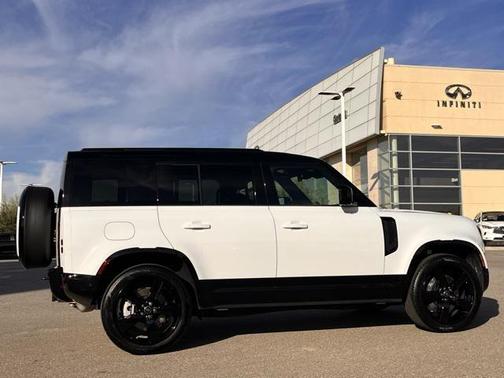 2025 Land Rover Defender 110 P400 X-Dynamic SE