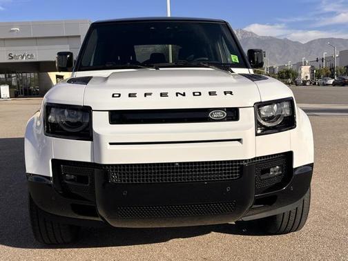 2025 Land Rover Defender 110 P400 X-Dynamic SE