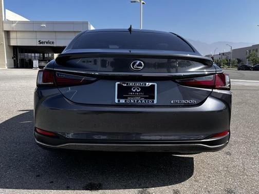 2022 Lexus ES 300h F SPORT
