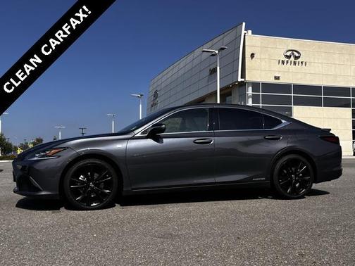 2022 Lexus ES 300h F SPORT