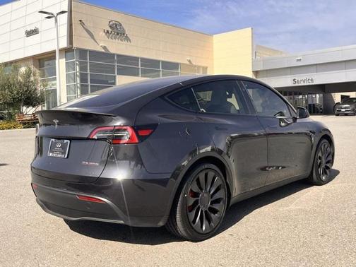 2024 Tesla Model Y Performance Dual Motor All-Wheel Drive