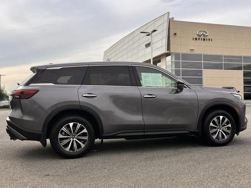 2022 INFINITI QX60 Pure