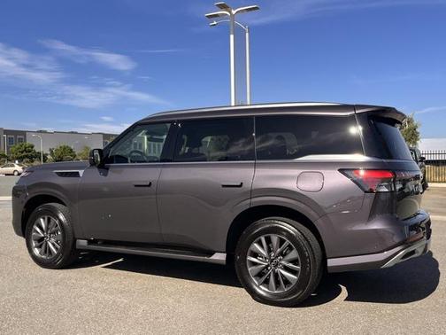 2025 INFINITI QX80 PURE