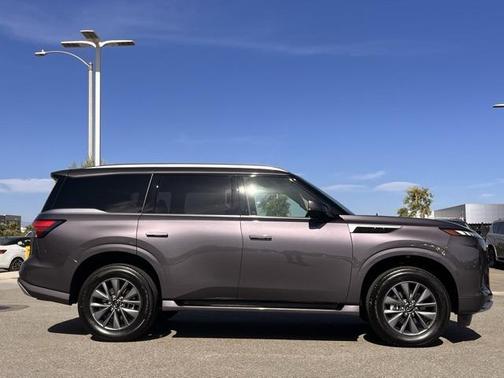 2025 INFINITI QX80 PURE