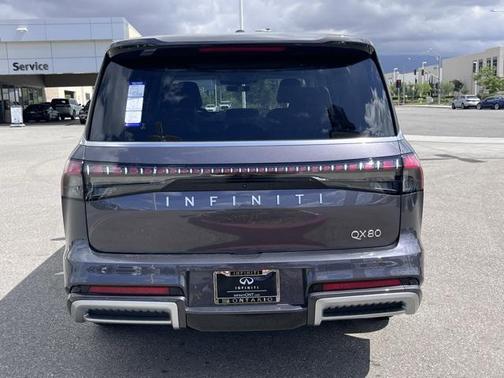 2025 INFINITI QX80 Luxe