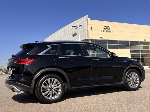 2024 INFINITI QX50 LUXE