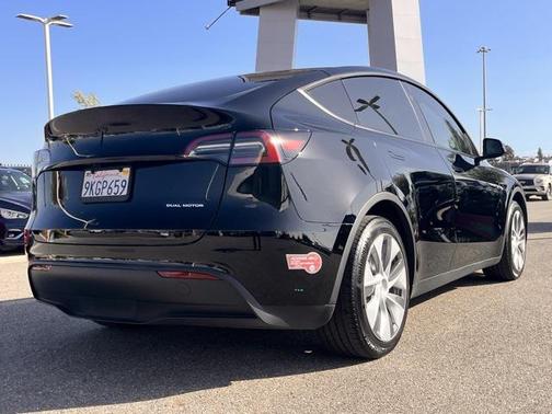 2023 Tesla Model Y Long Range Dual Motor All-Wheel Drive