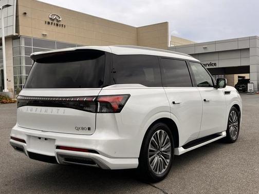 2025 INFINITI QX80 SENSORY AWD