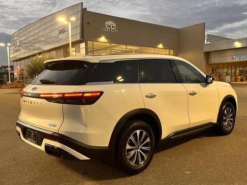 2023 INFINITI QX60 Pure