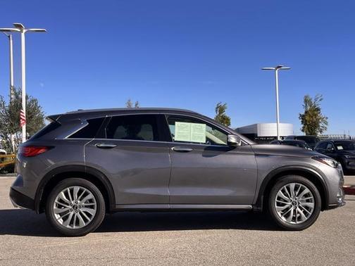 2024 INFINITI QX50 LUXE