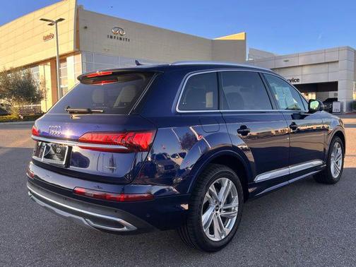 2023 Audi Q7 55 Premium Plus