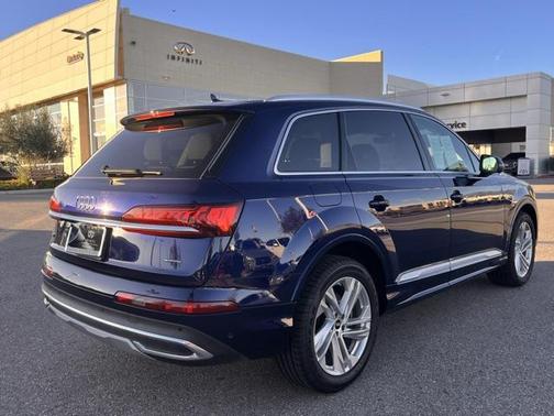 2023 Audi Q7 55 Premium Plus