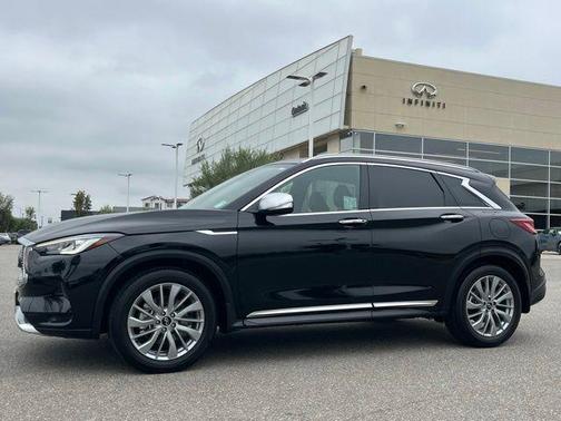 Black Obsidian 2025 INFINITI QX50 Luxe AWD